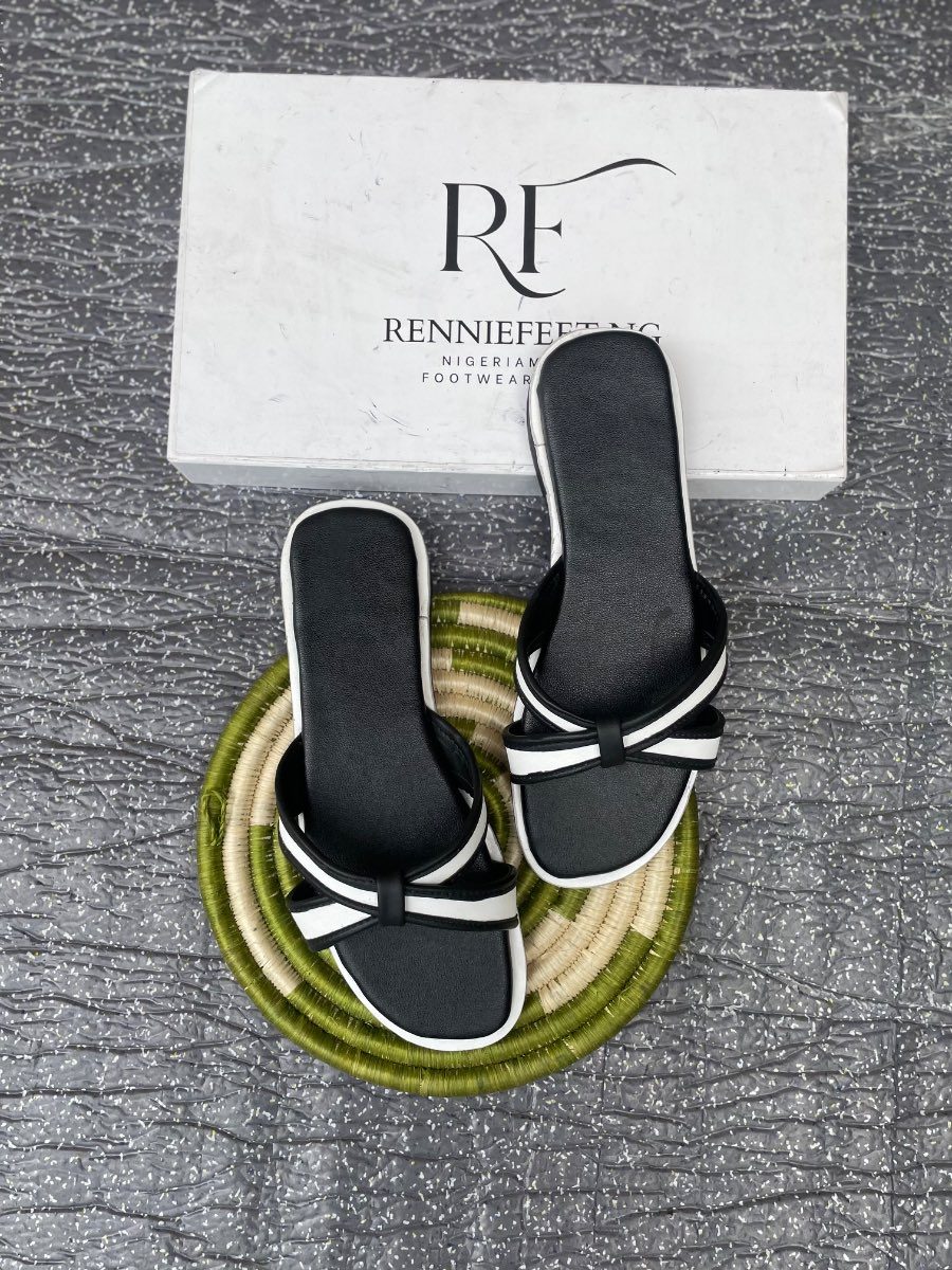 Ladies stylish slippers